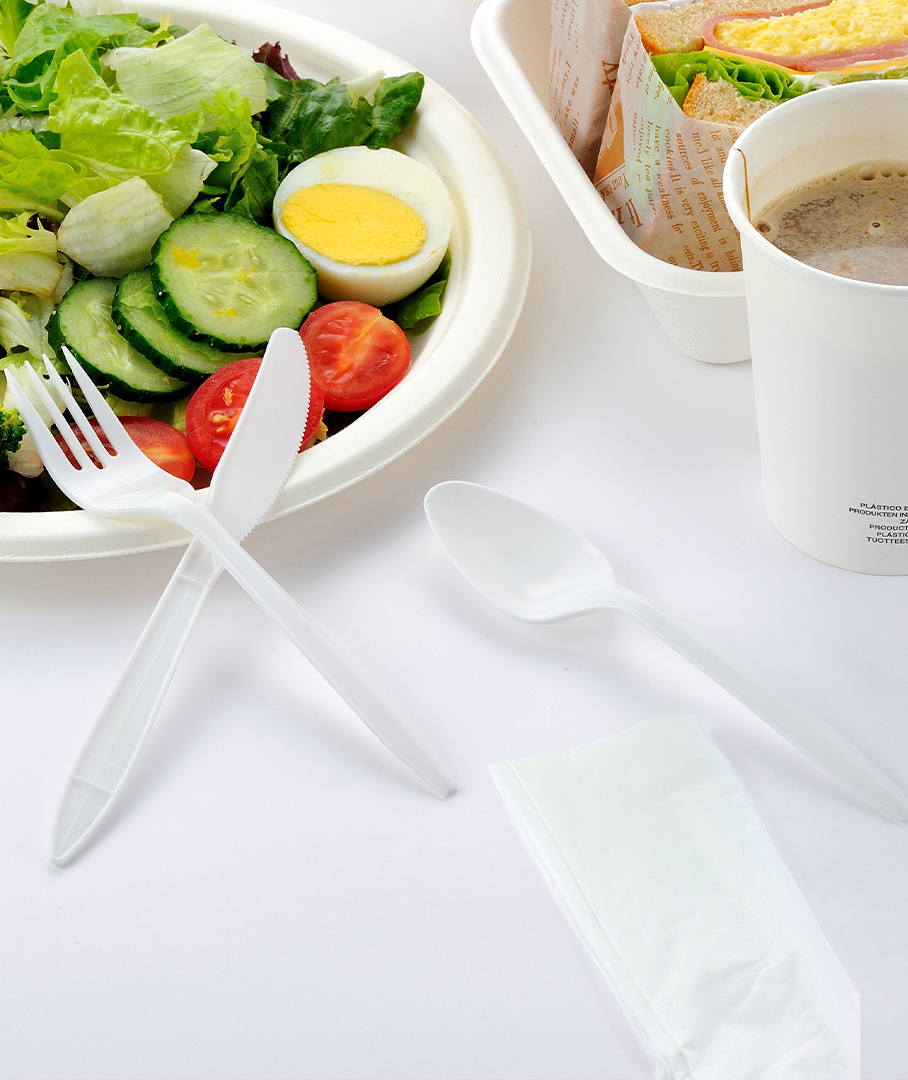 Medium Weight White PP Plastic Cutlery Kit with Knife, Fork, Tea Spoon, and Napkin - 250/Case