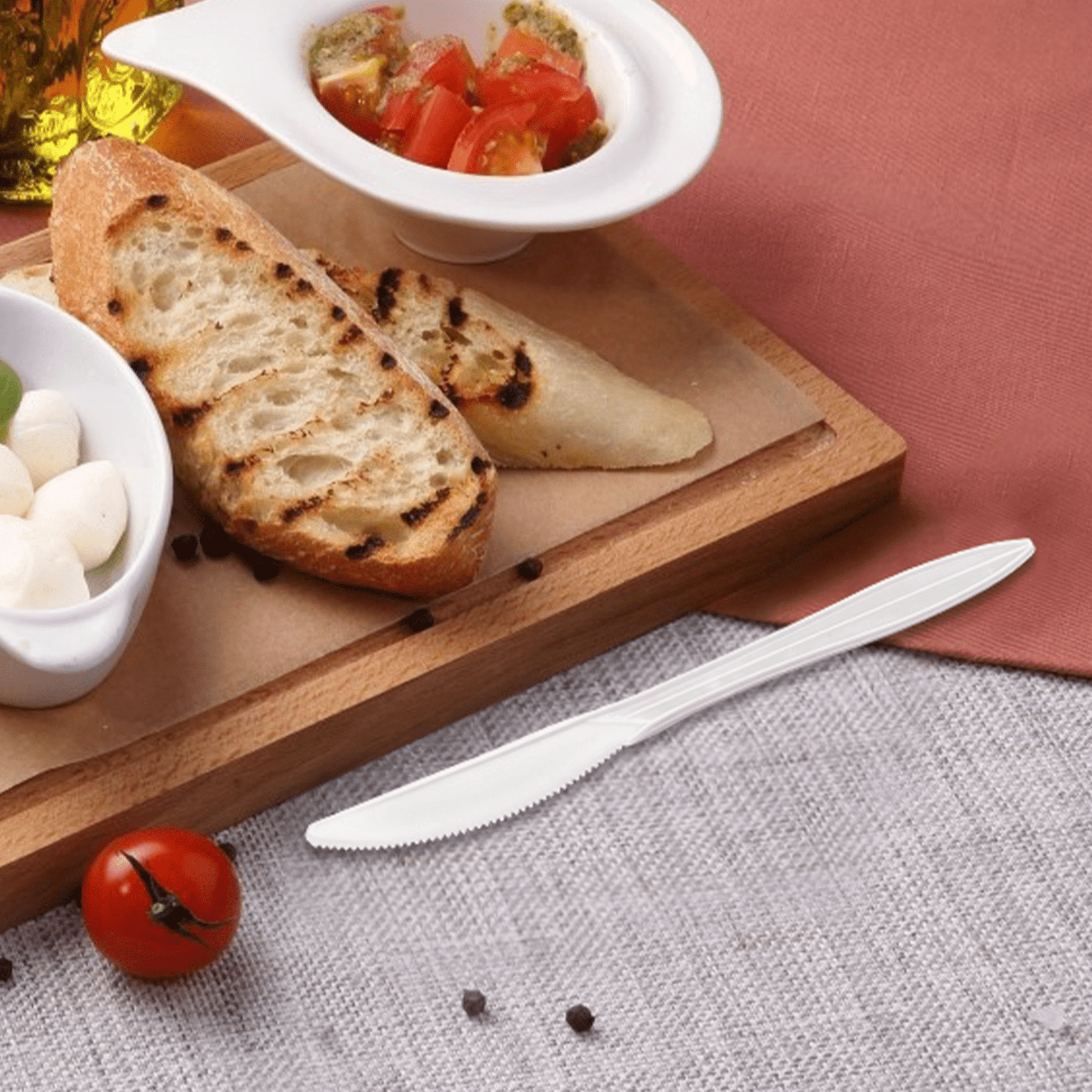 [1,000 ct] PP Plastic Medium Weight Knives | White - Biocean by Danube BlueBiocean