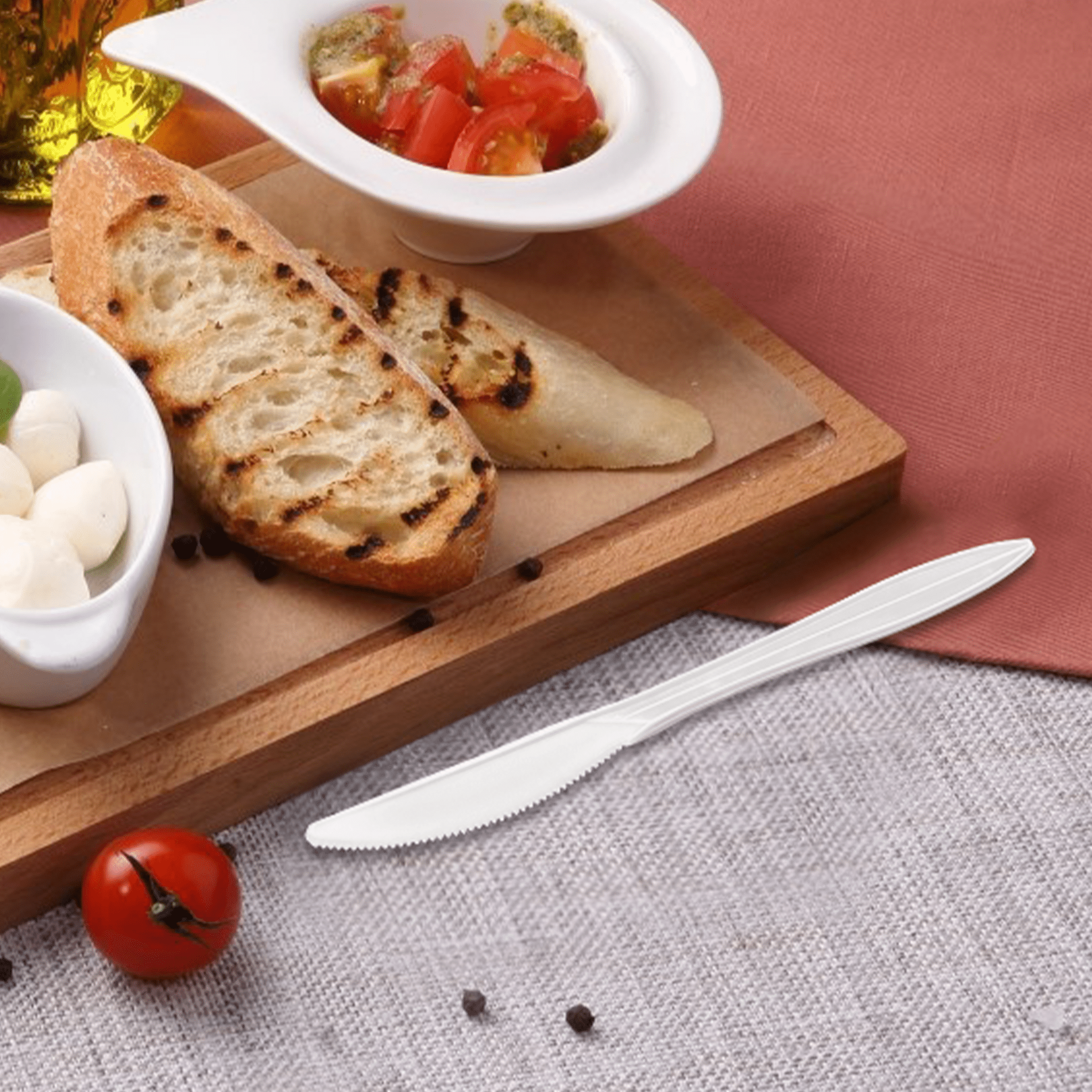 [1,000 ct] PP Plastic Medium Weight Knives | White - Biocean by Danube BlueBiocean