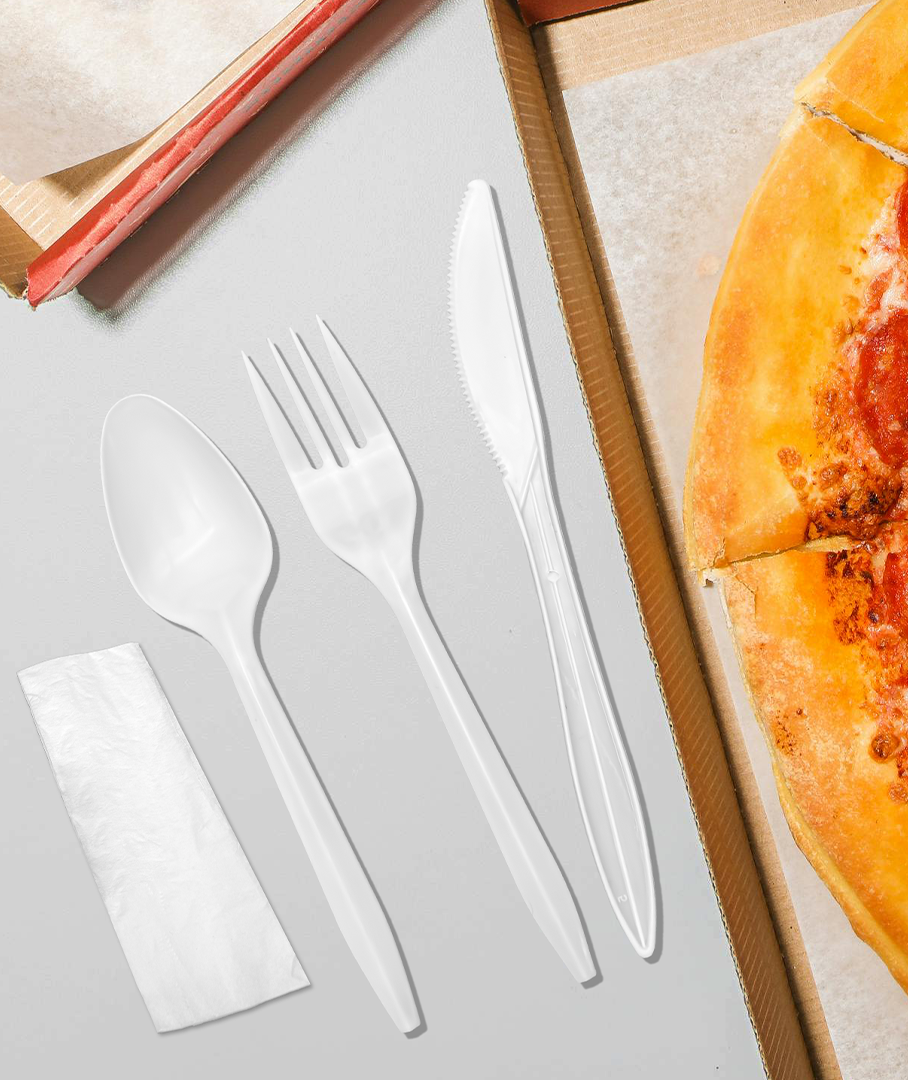 Medium Weight White PP Plastic Cutlery Kit with Knife, Fork, Tea Spoon, and Napkin - 250/Case