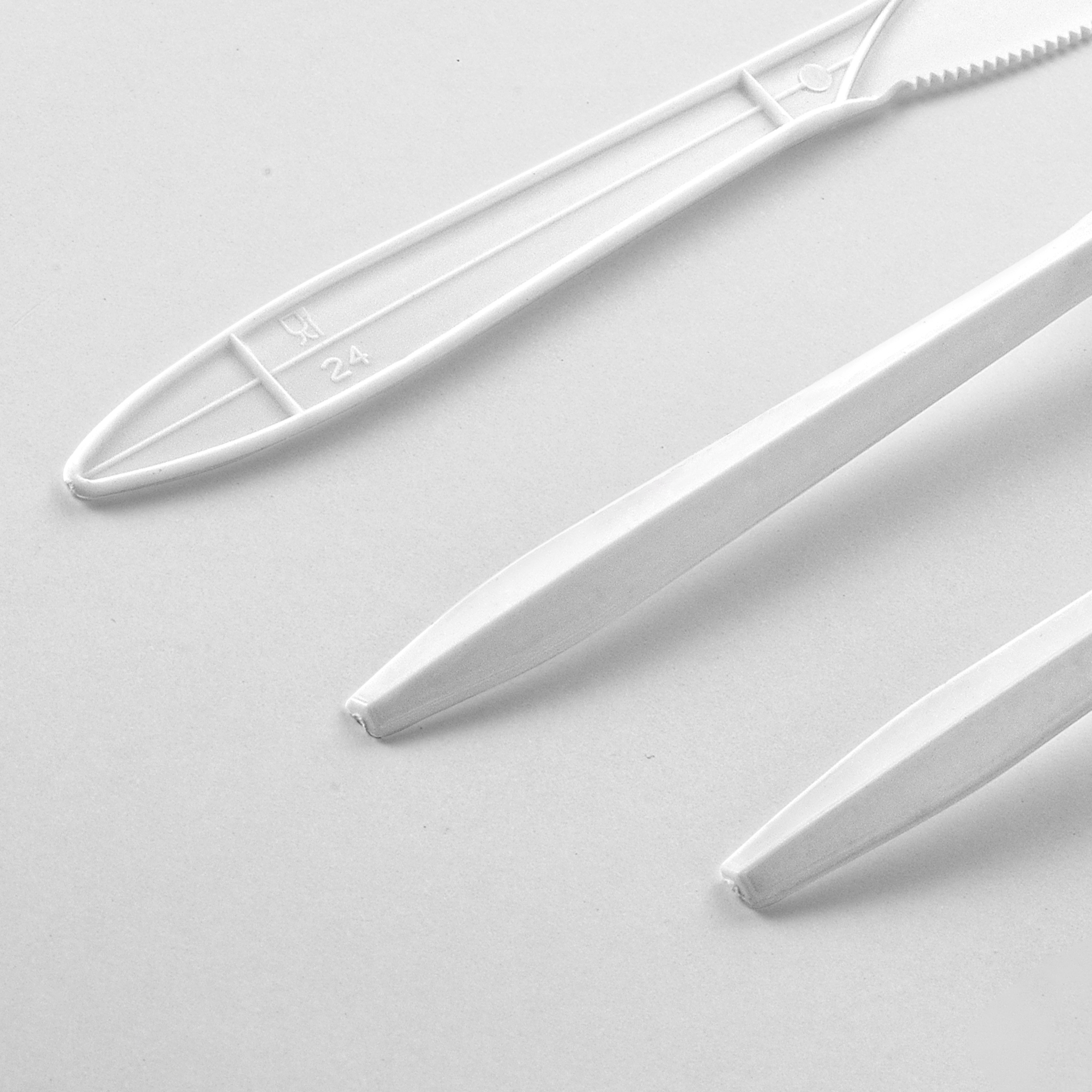 [500ct] PP Plastic Medium Weight Cutlery Kits with Salt and Pepper | White
