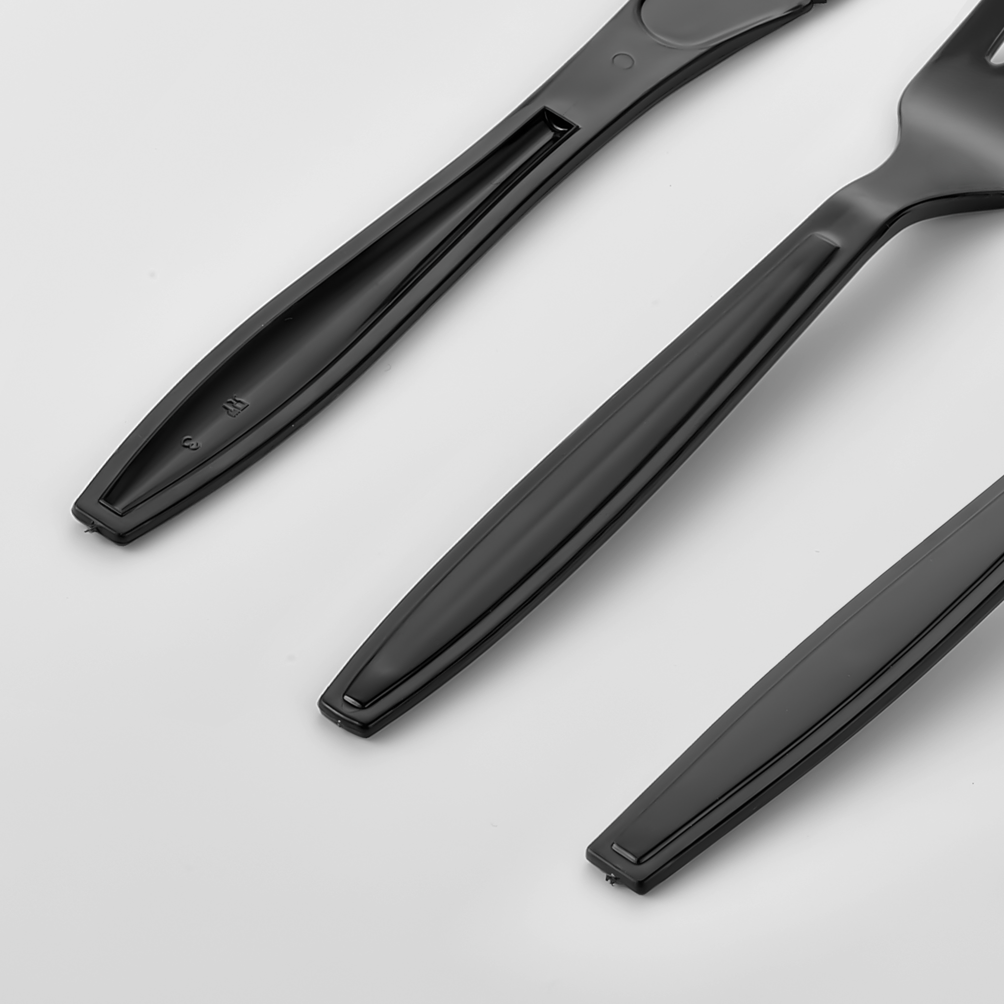 [100ct] 17.5" × 15.5" Pre-Rolled Linen-Feel Napkin and  Heavy Weight PS Plastic Cutlery Set | Black