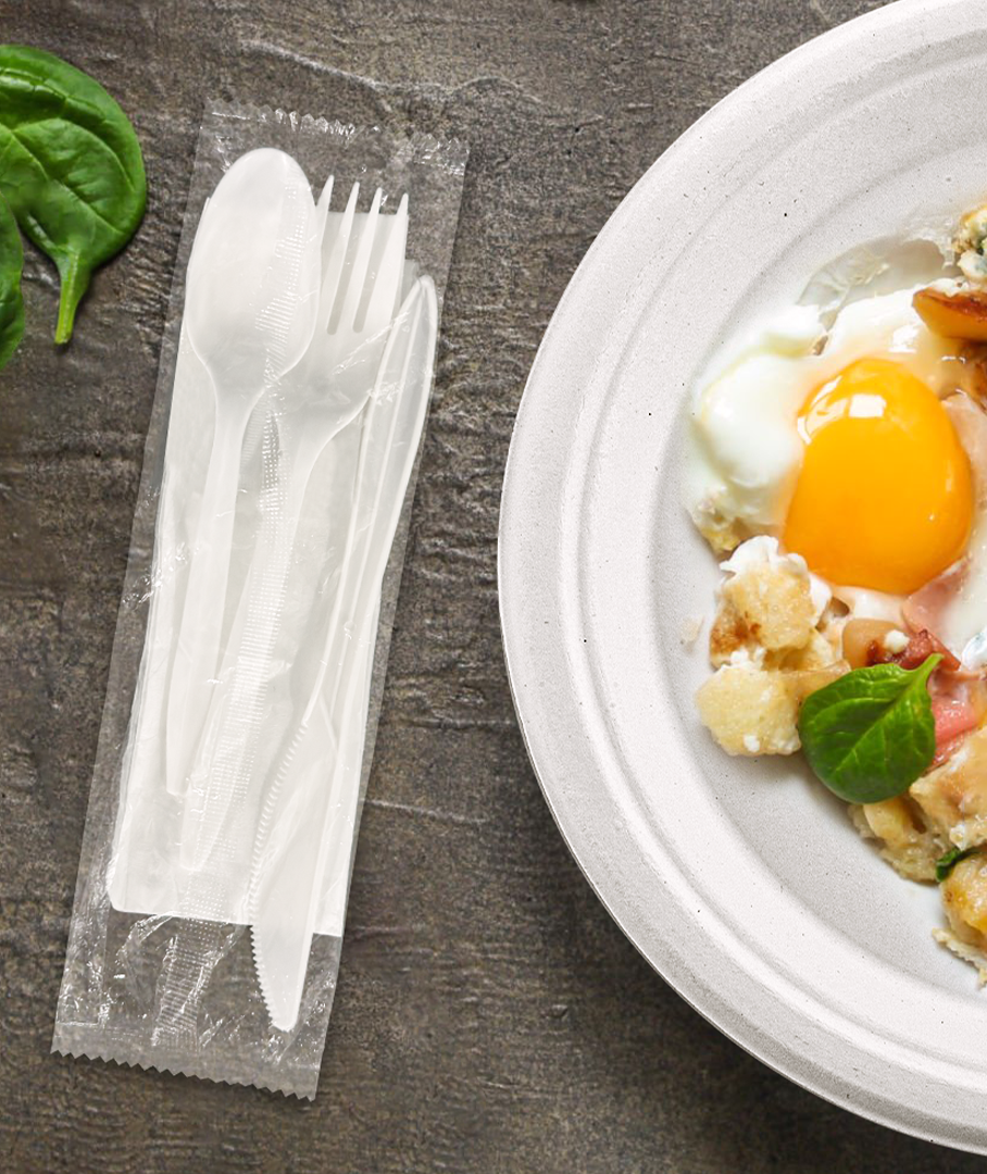 Medium Weight White PP Plastic Cutlery Kit with Knife, Fork, Tea Spoon, and Napkin - 250/Case