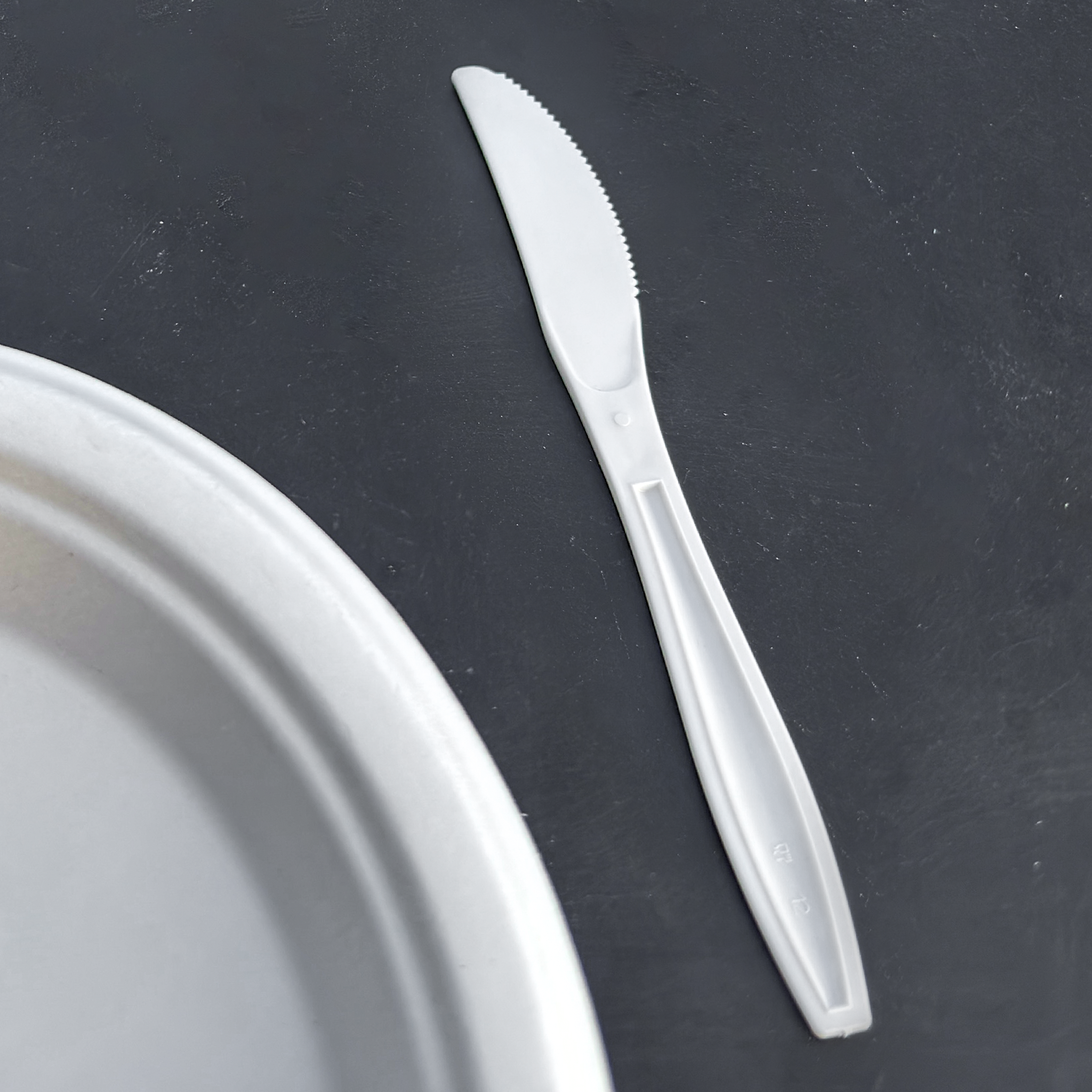 [600ct] PS Plastic Heavy Weight  Knives | White