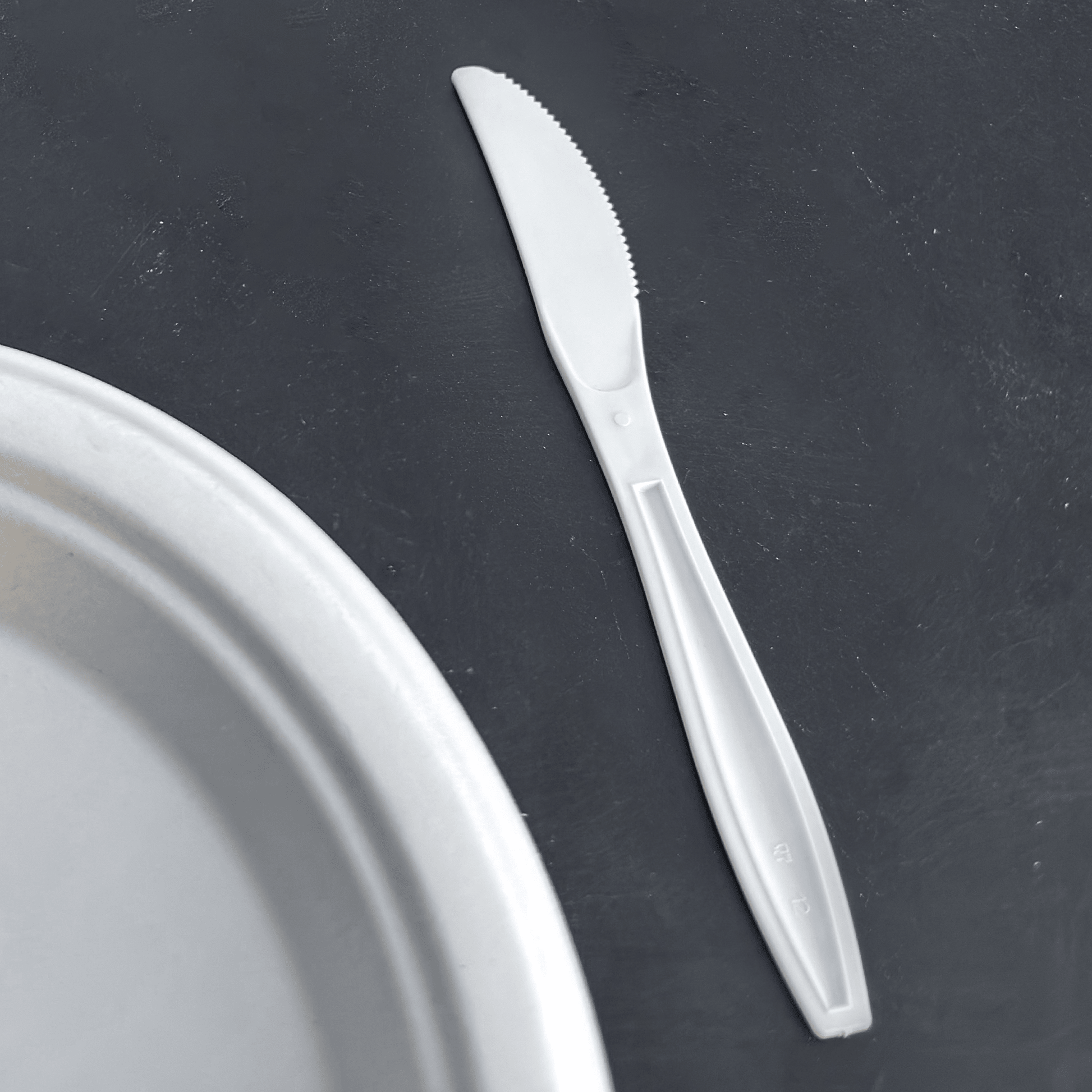 [600ct] PS Plastic Heavy Weight Knives | White - Biocean by Danube BlueBiocean