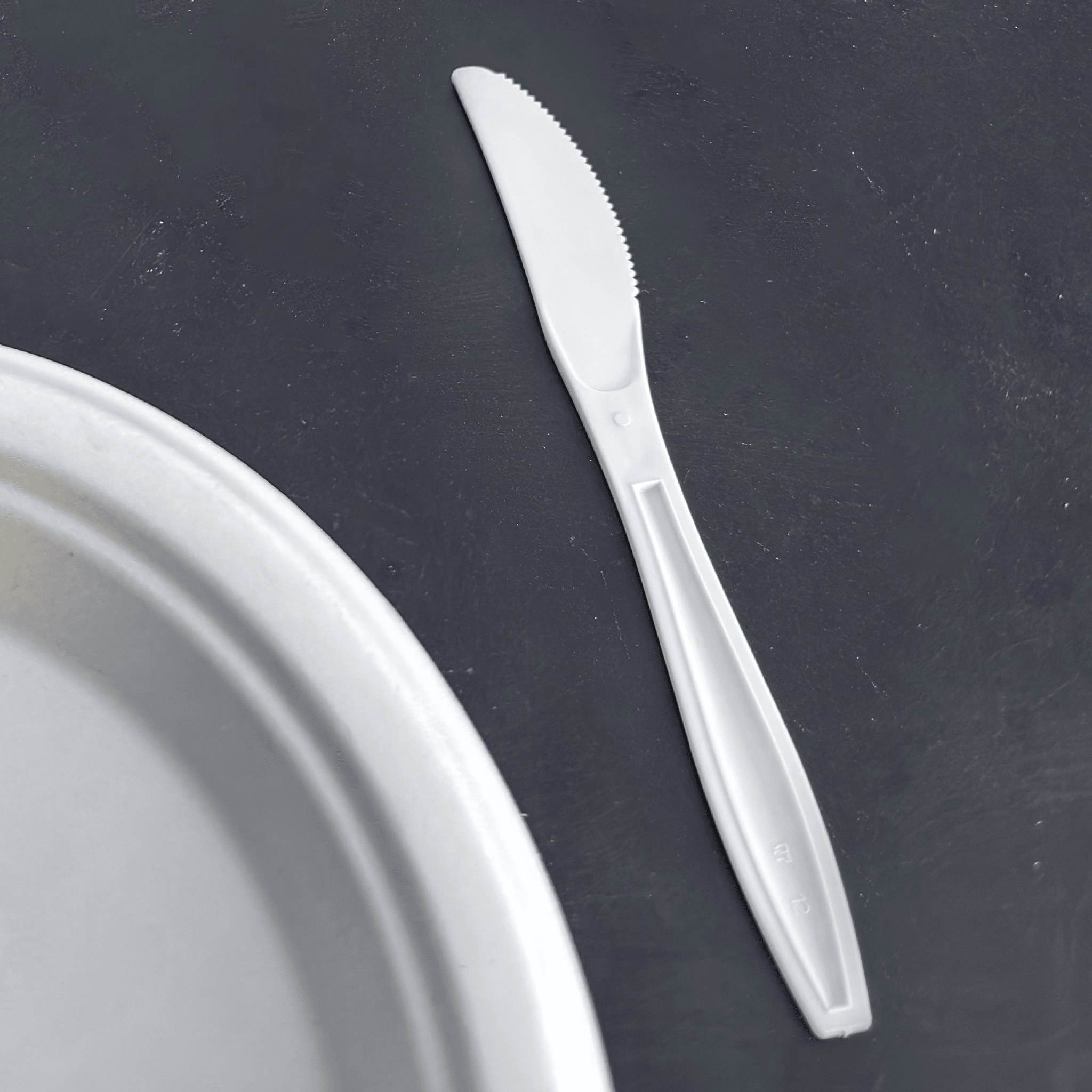 [600ct] PS Plastic Heavy Weight Knives | White - Biocean by Danube BlueBiocean