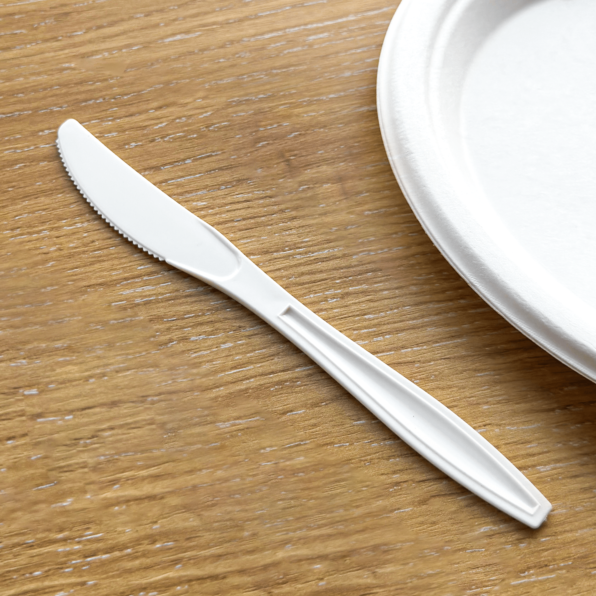 [600ct] PS Plastic Heavy Weight Knives | White - Biocean by Danube BlueBiocean