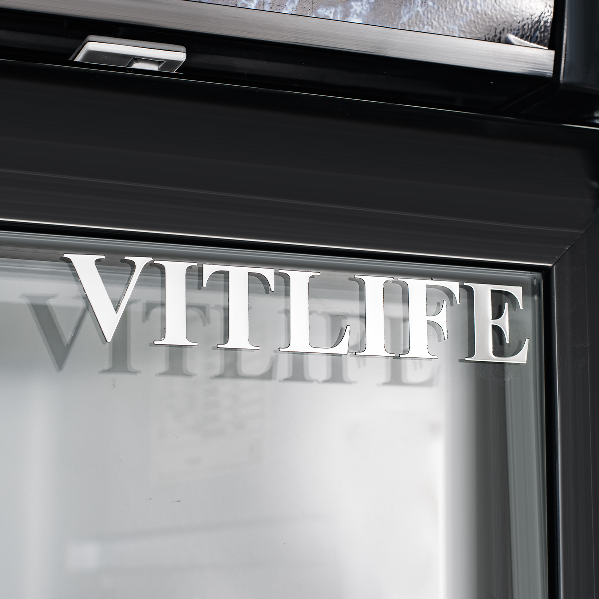 Vitlife Commercial VSC188VCW 20" 1-Glass Door Small Merchandiser Refrigerator, 6,4 cu. ft.